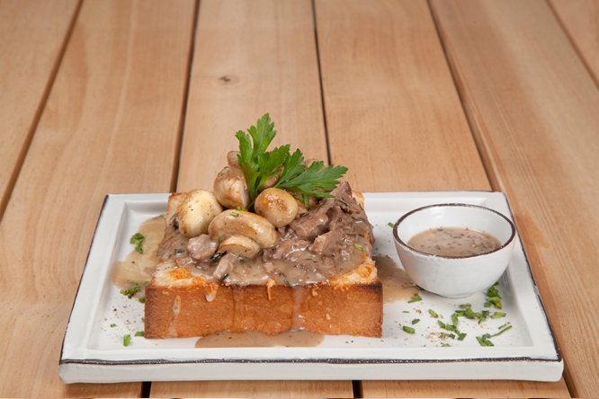 Pato Stroganoff.